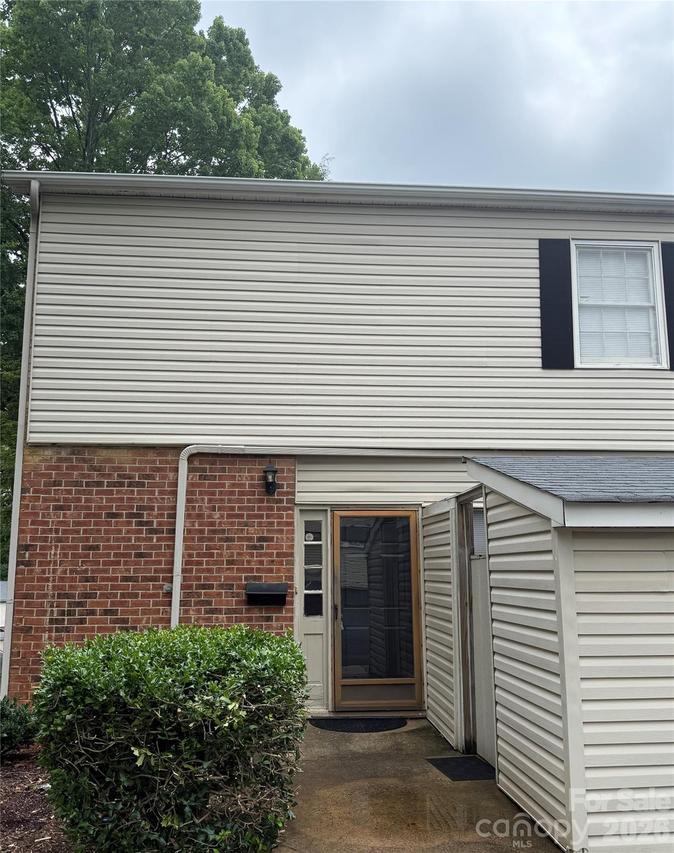5939 Quail Hollow Rd., Charlotte, NC 28210