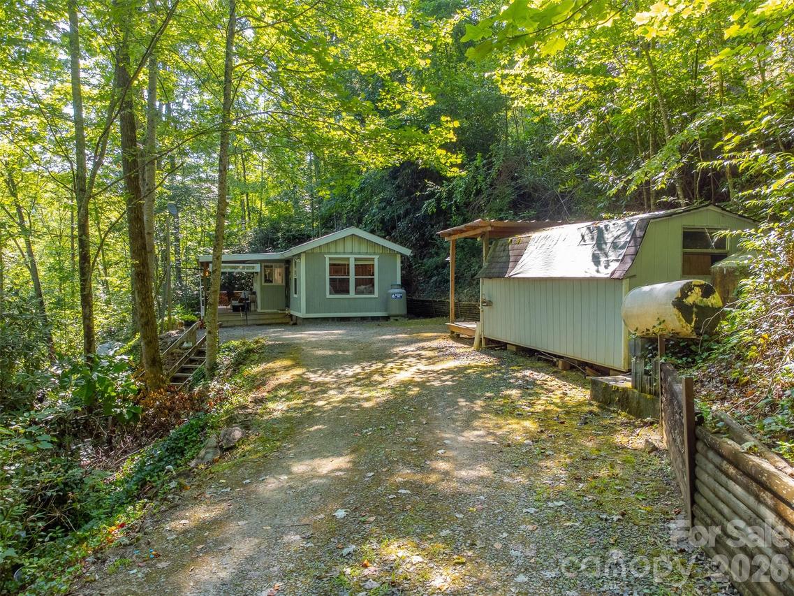 283 Briggs Cove Rd., Robbinsville, NC 28771