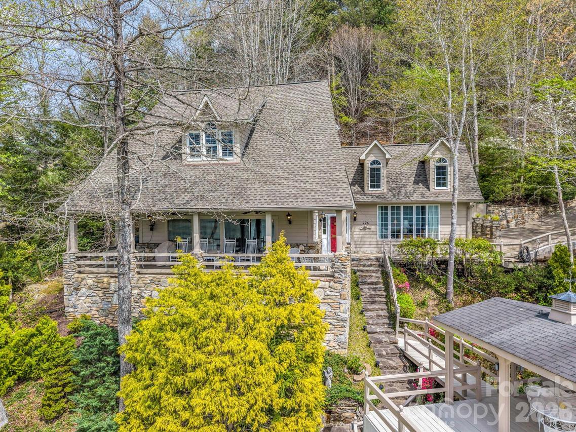 206 Lakeridge Rd., Lake Lure, NC 28746