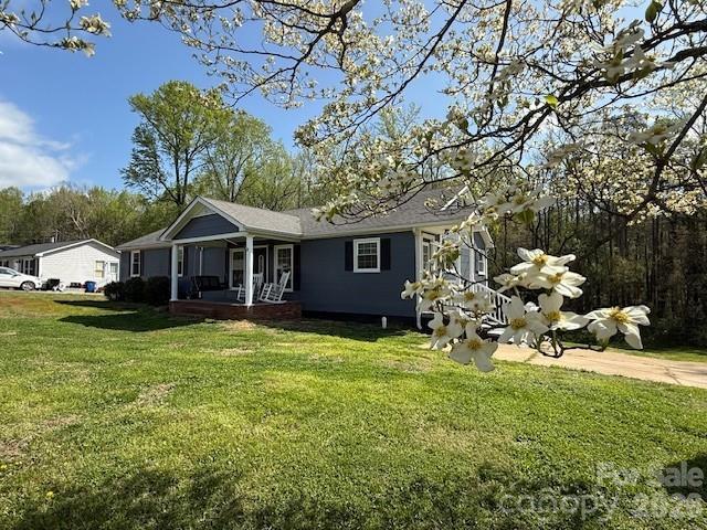 636 Willis Rd., Dallas, NC 28034