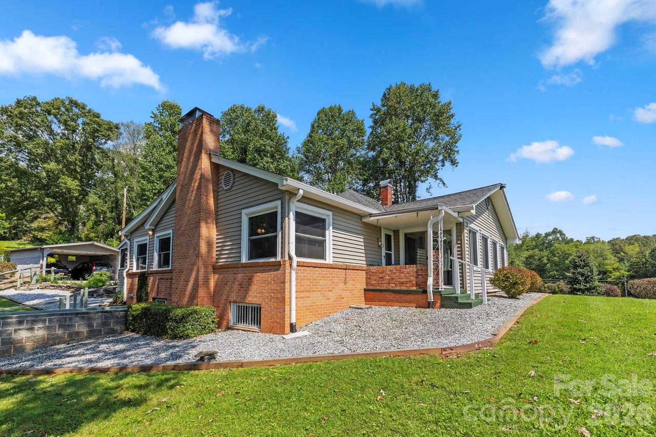 71 Laurel Mountain Rd., Brevard, NC 28712