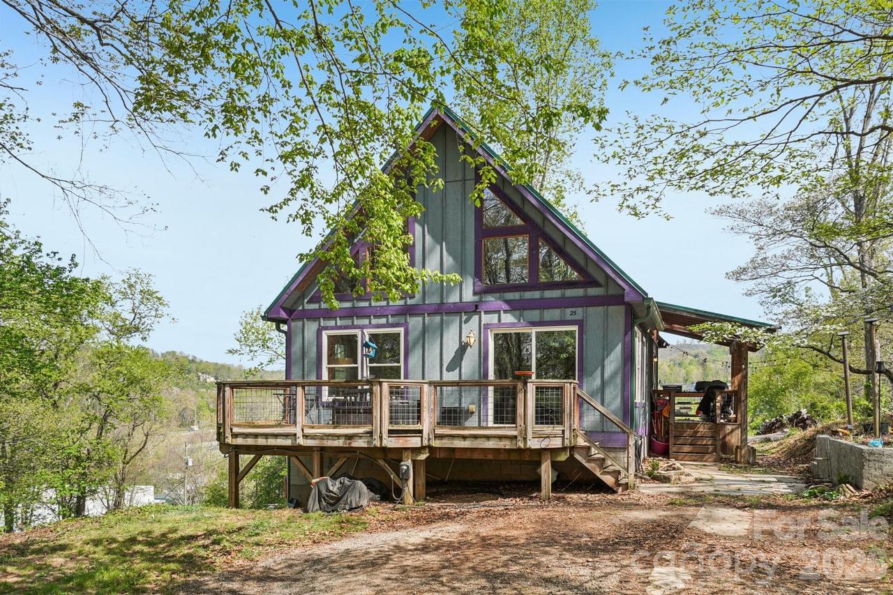 25 Moore St., Woodfin, NC 28804