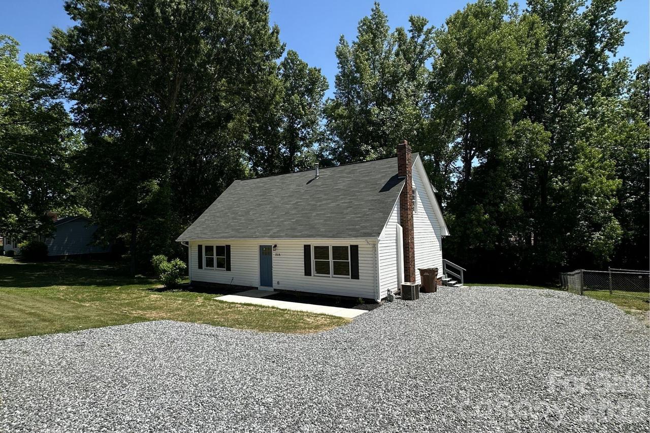 806 S Laurel St., Lincolnton, NC 28092