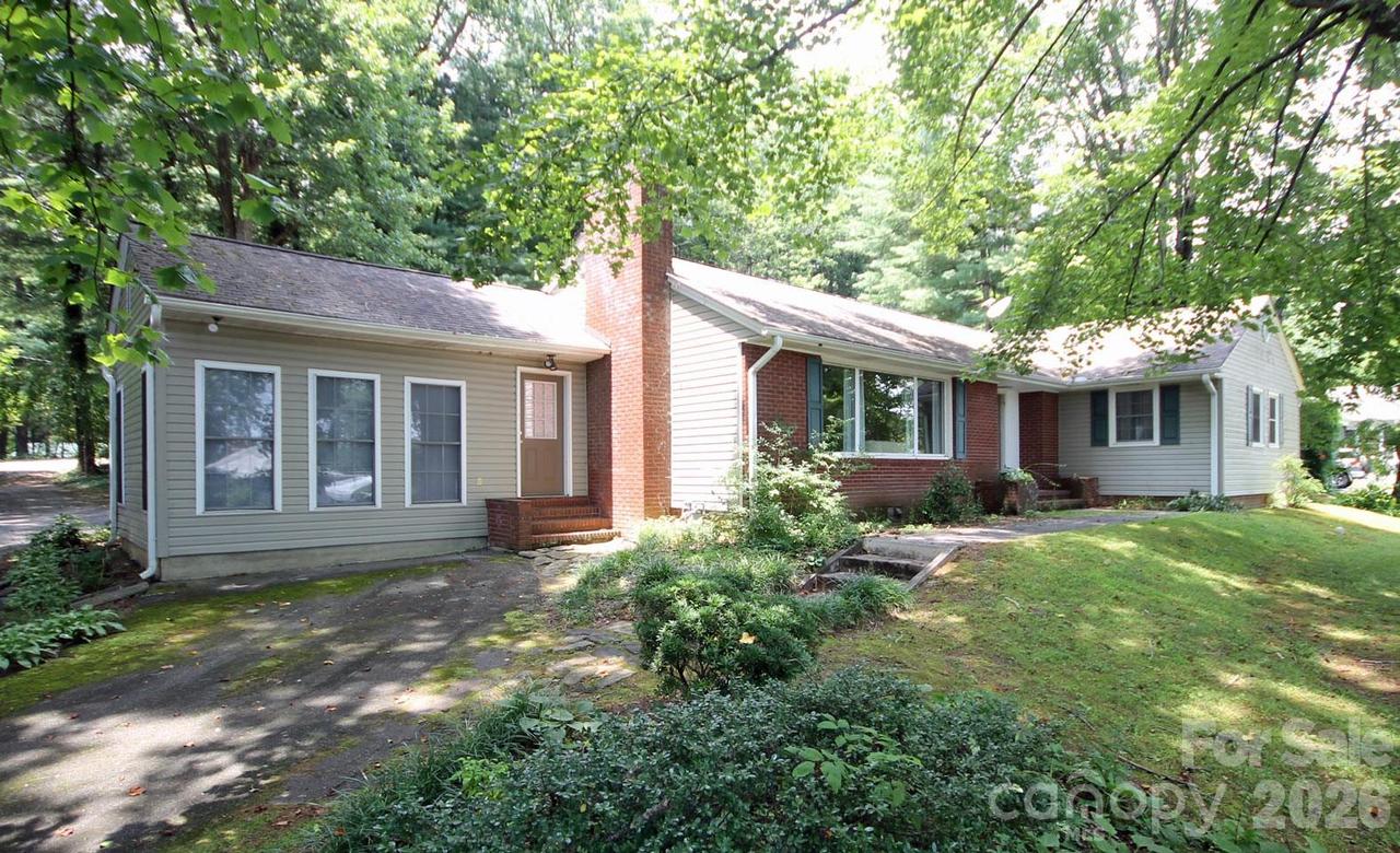 63 Montview Cir., Brevard, NC 28712