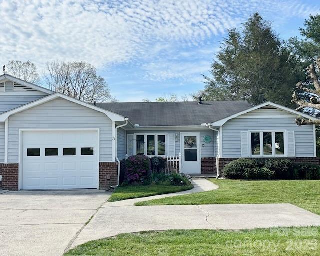 3 Wintry Dr., Hendersonville, NC 28792