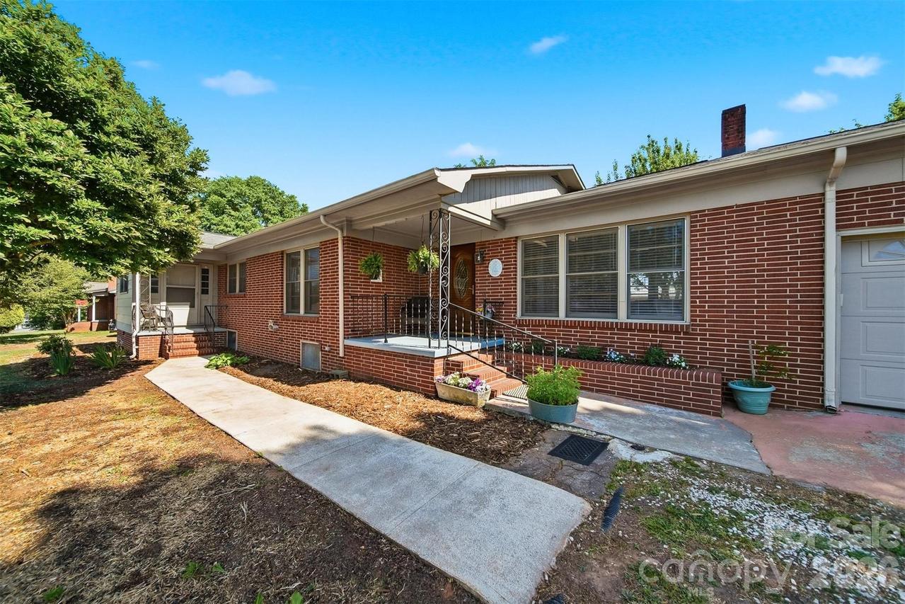 109 Air Park Dr., Morganton, NC 28655