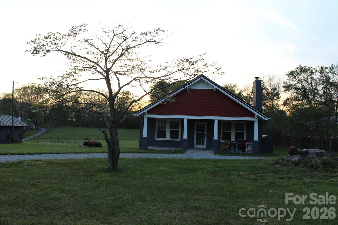 300 Banner Farm Rd., Mills River, NC 28759