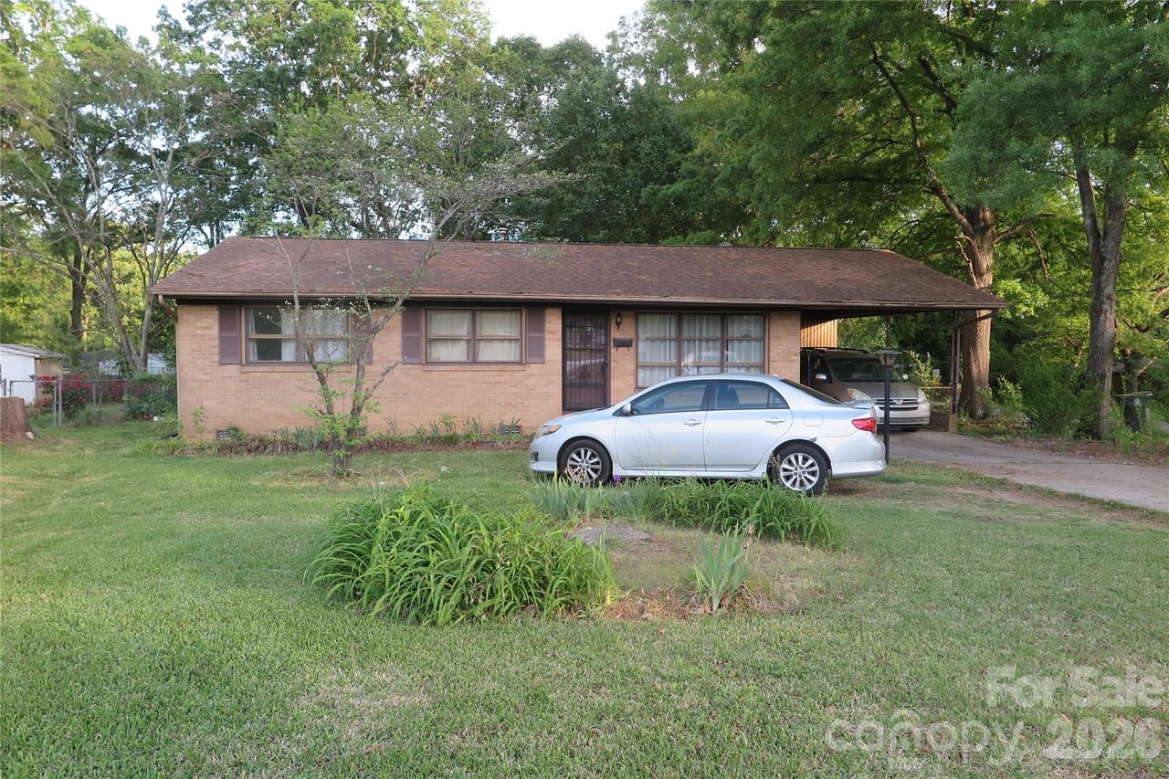 419 S Church St., Lowell, NC 28098