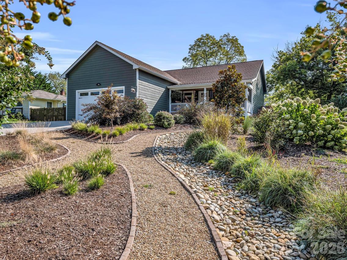 11 N Pershing Rd., Asheville, NC 28805