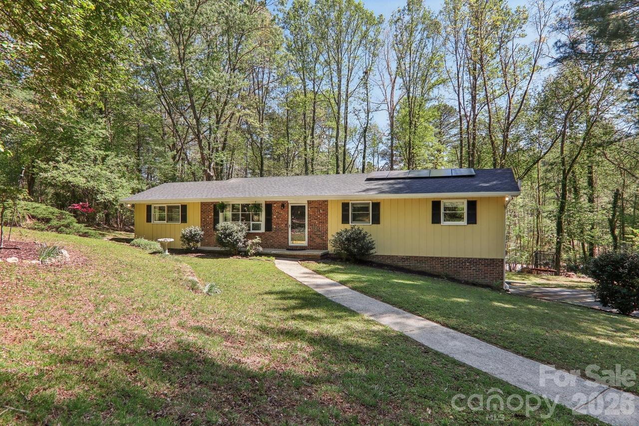 45 Crosswick Ln., Hendersonville, NC 28739