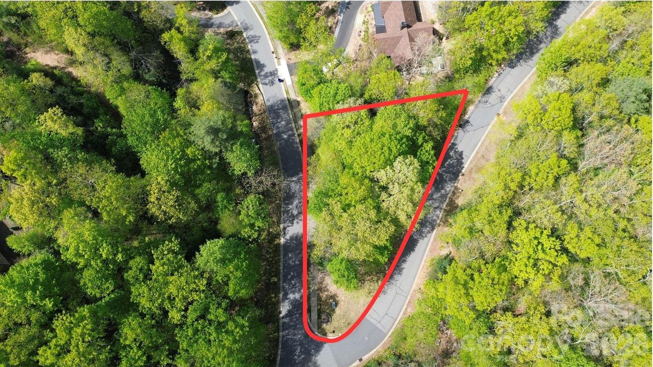 205 Settings Blvd., Black Mountain, NC 28711