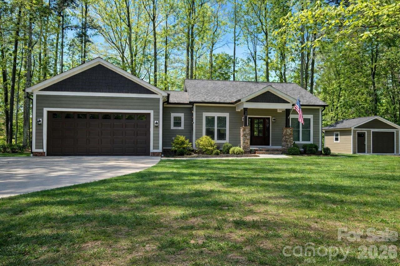 280 Lytton Farm Rd., Troutman, NC 28166