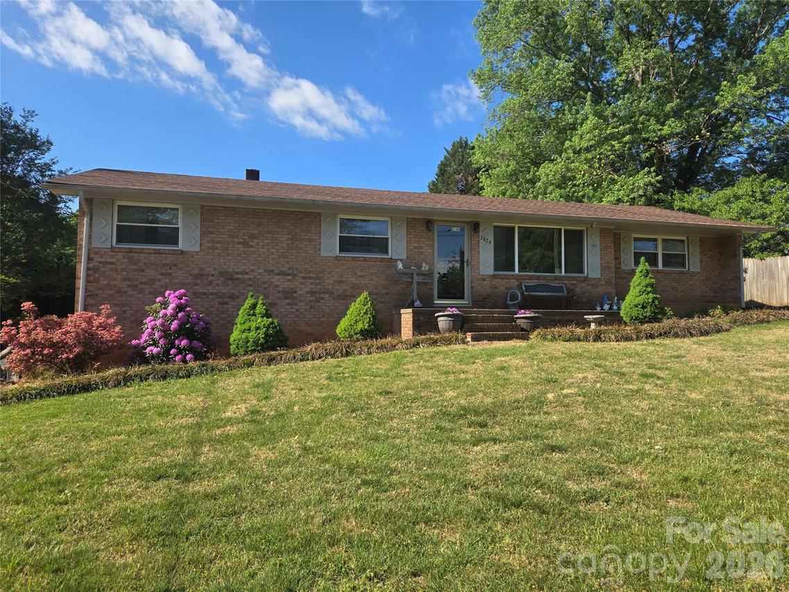 2824 25th Ave., Hickory, NC 28601