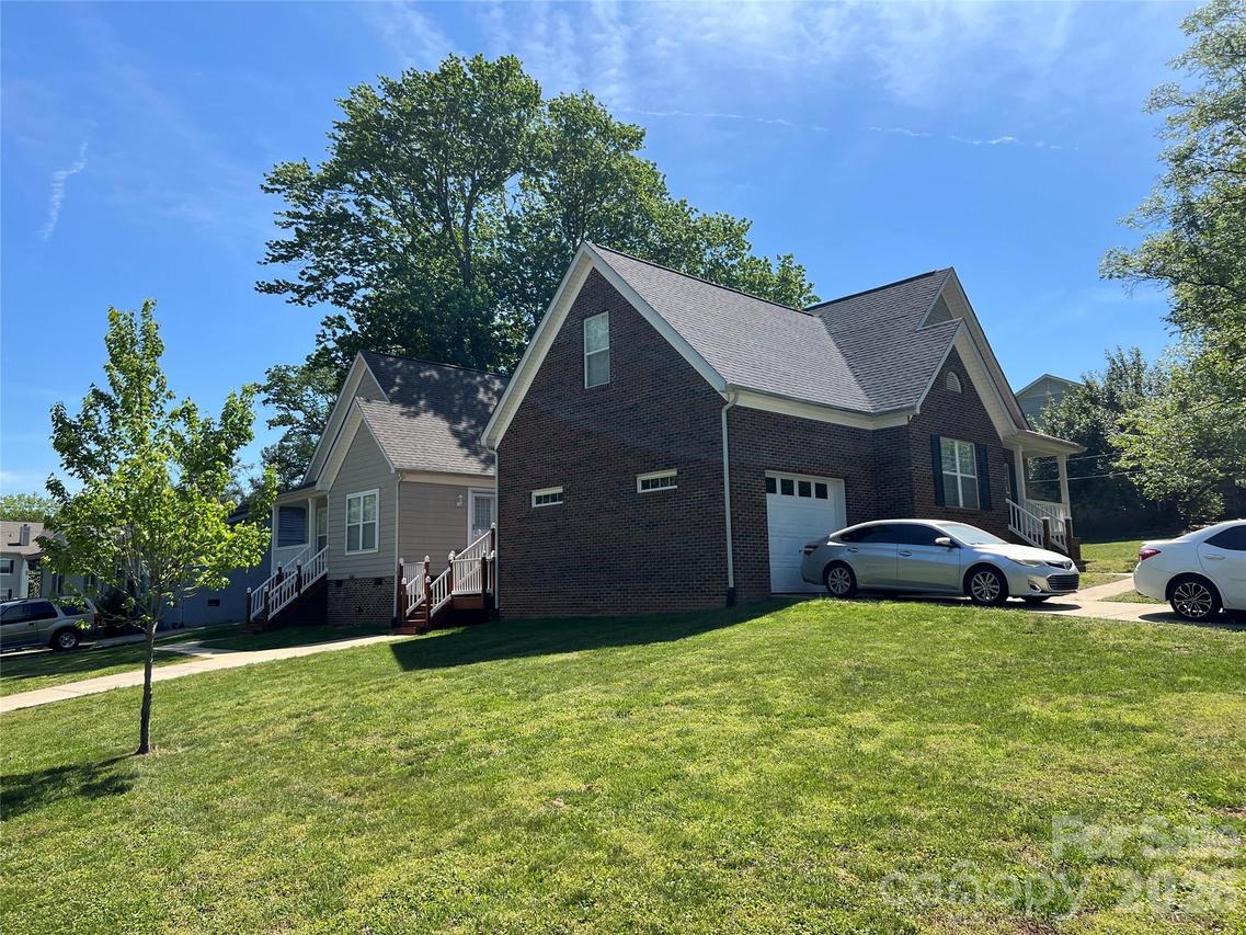 5111 Clearwater Rd., Charlotte, NC 28217