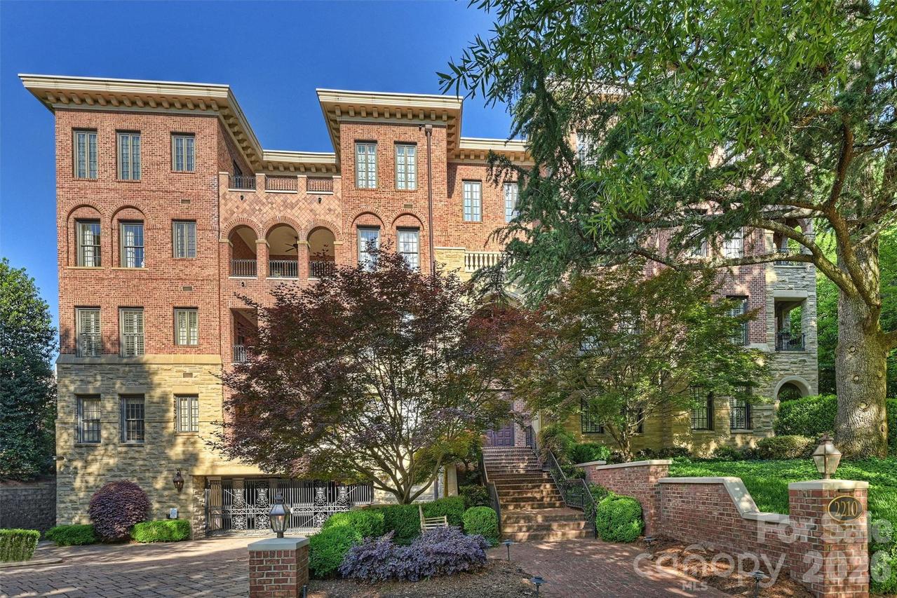 2210 Roswell Ave. #204, Charlotte, NC 28207