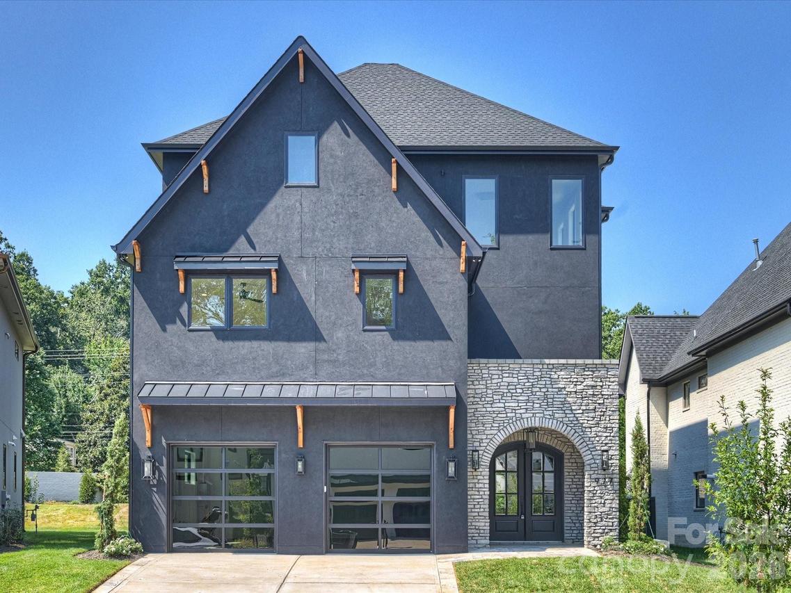 927 Laurel Creek Ln., Charlotte, NC 28211