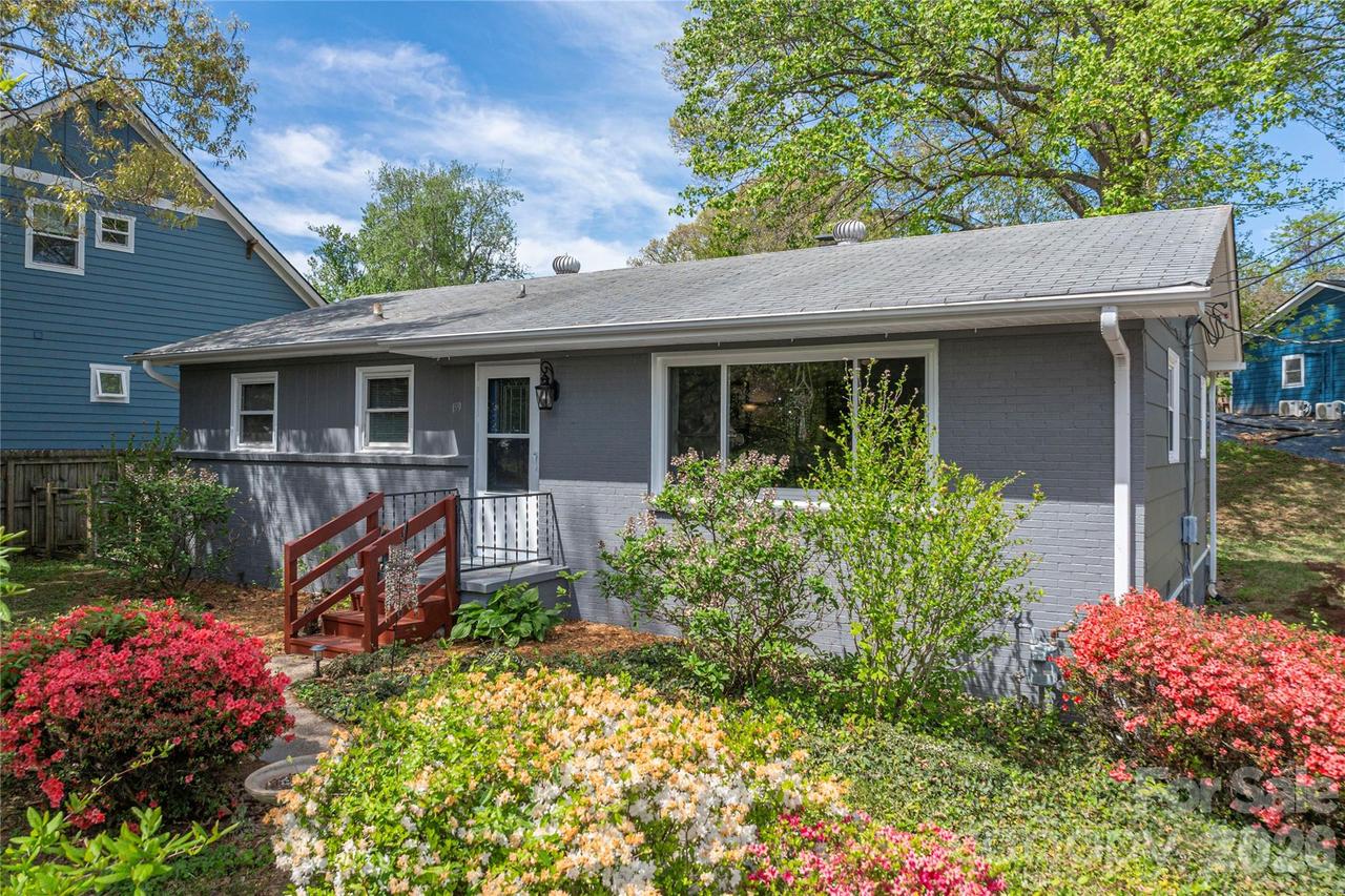 159 Sand Hill Rd., Asheville, NC 28806