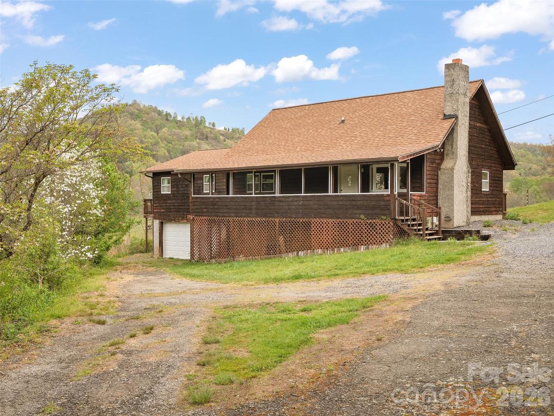 37 Sawyer Ridge Rd., Clyde, NC 28721