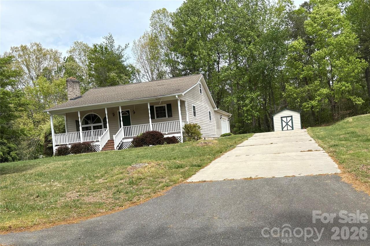 2498 Melvin Propst Dr., Morganton, NC 28655