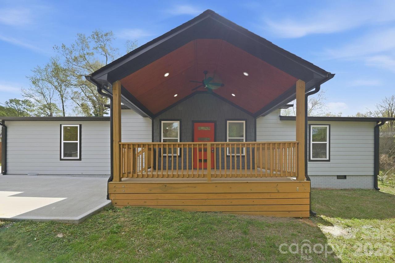 501 Friendship Dr., Matthews, NC 28105