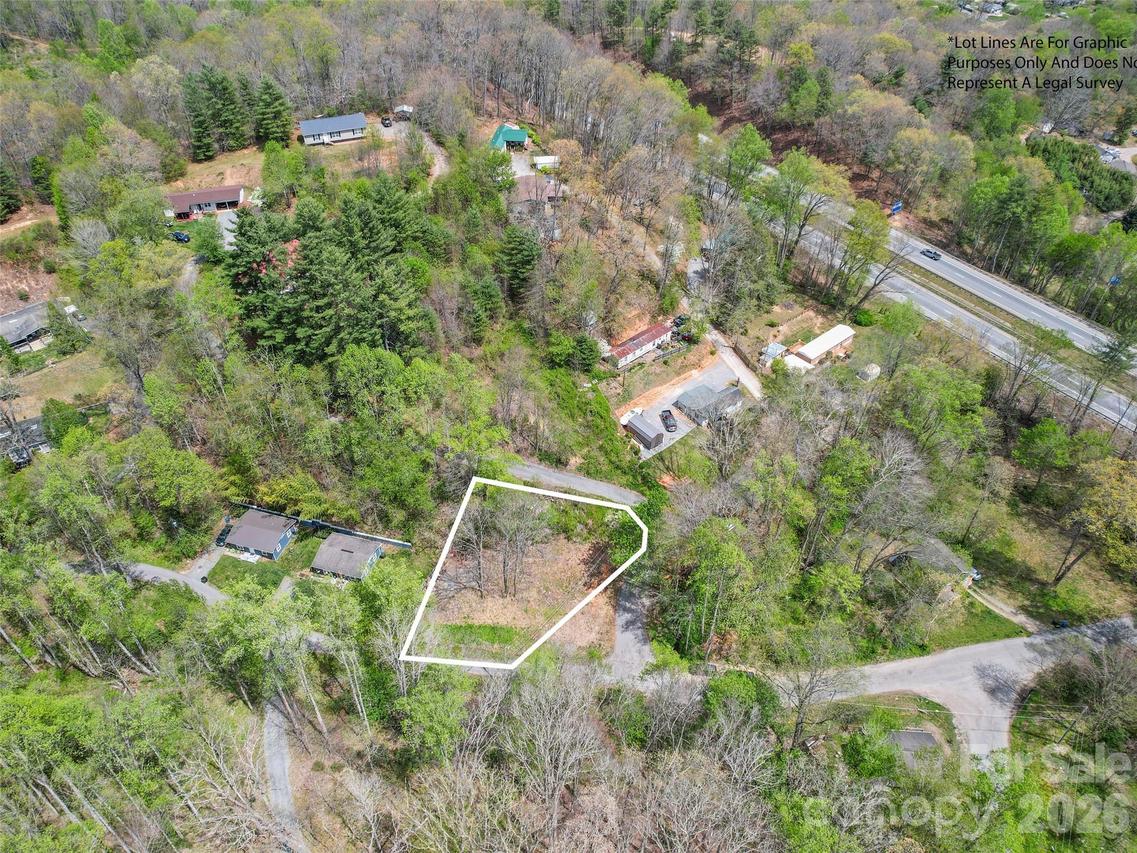 26 Lansing Rd., Waynesville, NC 28786
