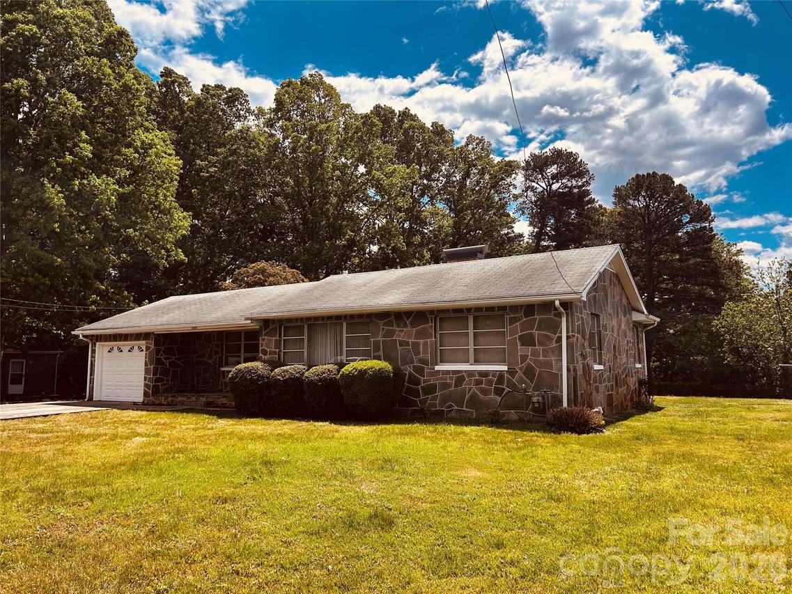 2525 13th Ave., Hickory, NC 28602