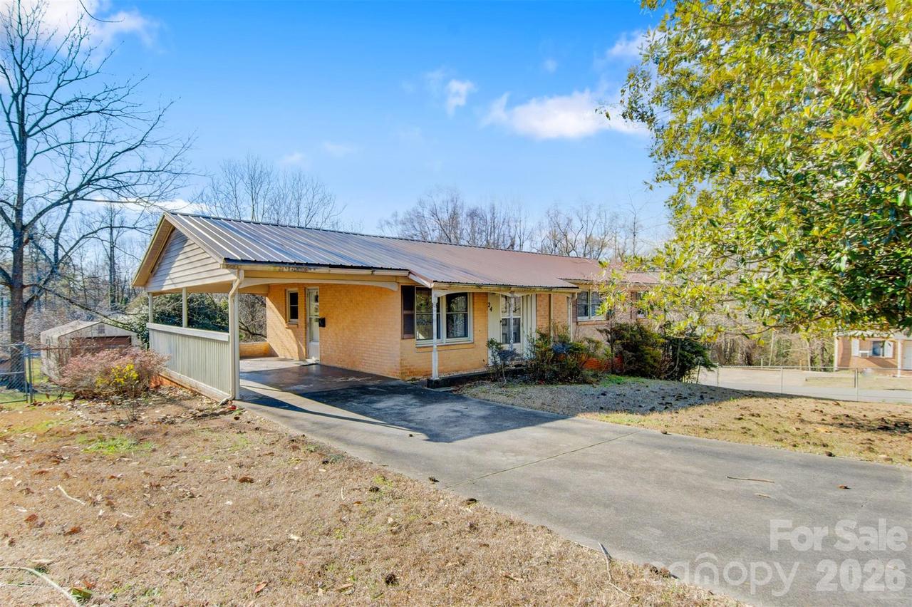 24 W Berkley St., Granite Falls, NC 28630