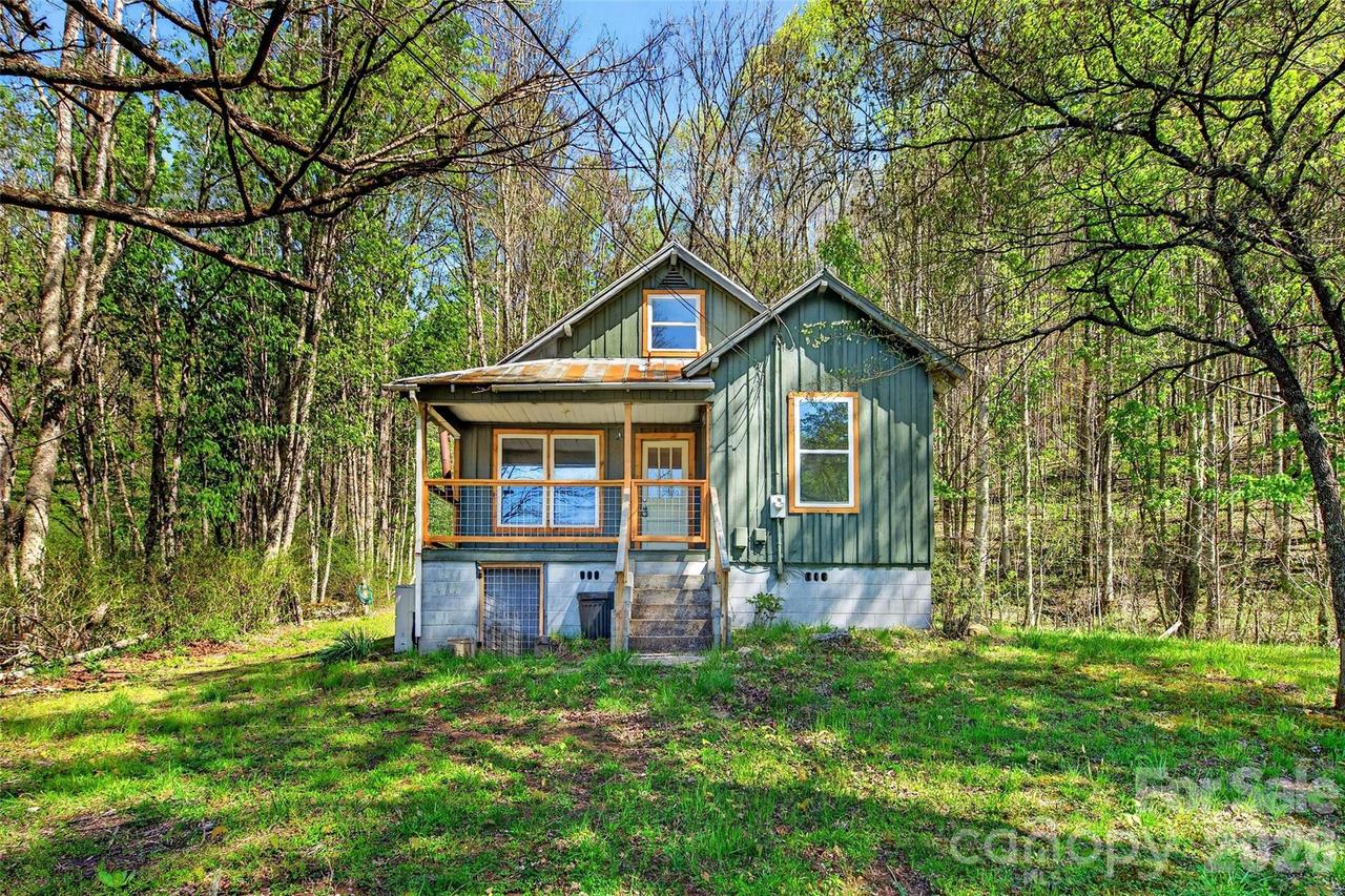 488 Cad Campbell Rd., Bakersville, NC 28705