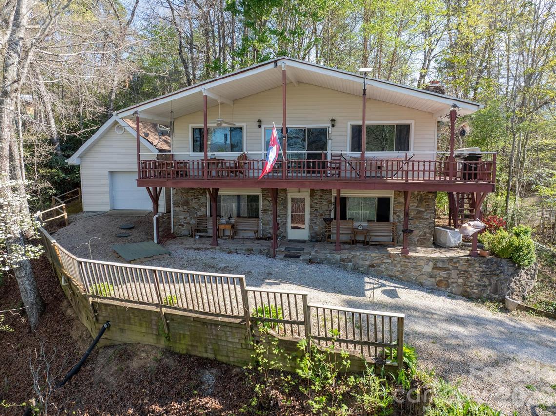344 Pine Ridge Tr., Almond, NC 28702
