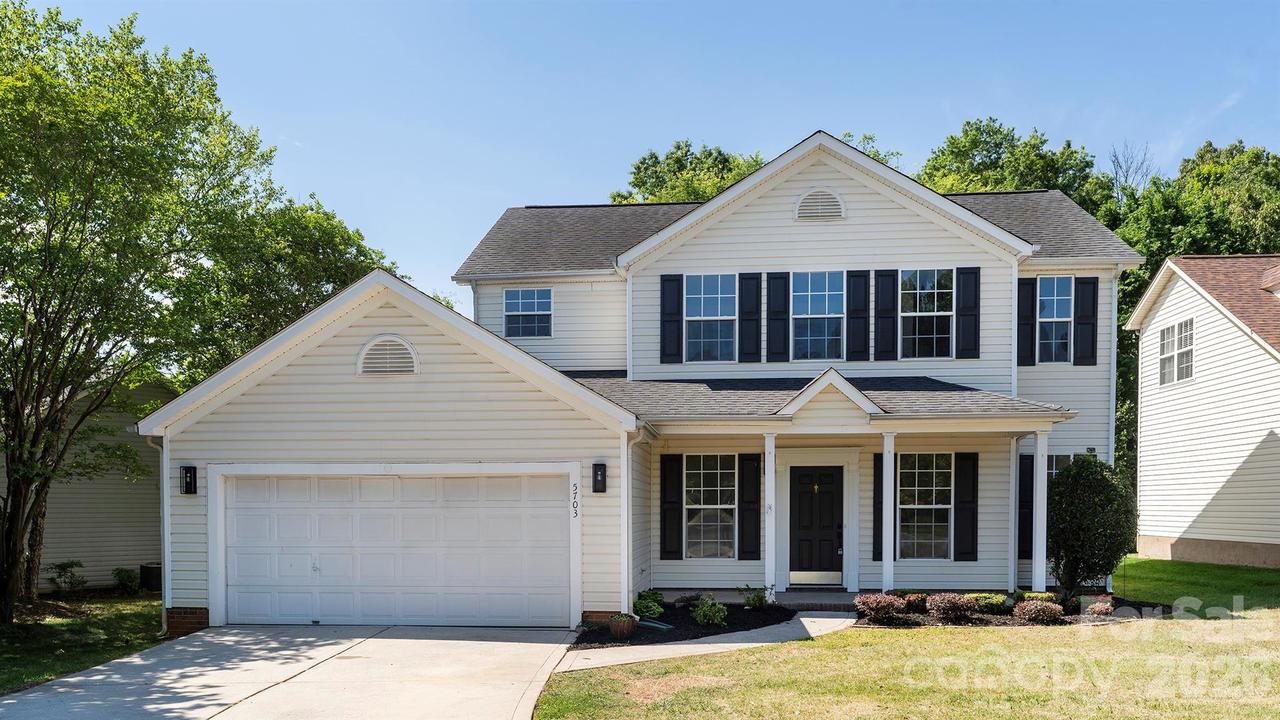 5703 Brandy Ridge Ln., Charlotte, NC 28269