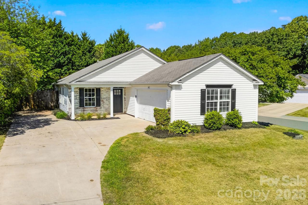 102 Daventry Pl., Mooresville, NC 28117