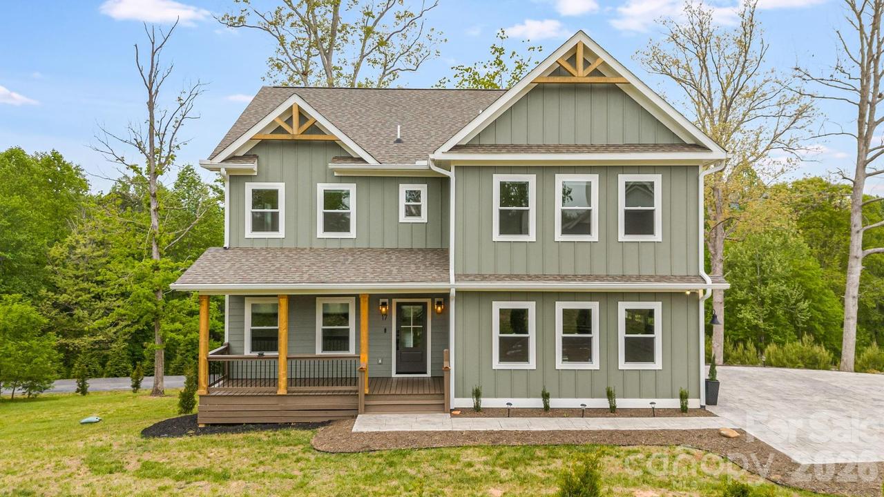 17 Baxter Woods Ln., Candler, NC 28715
