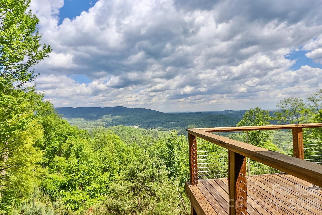 1401 Greenstreet Dr., Traphill, NC 28685