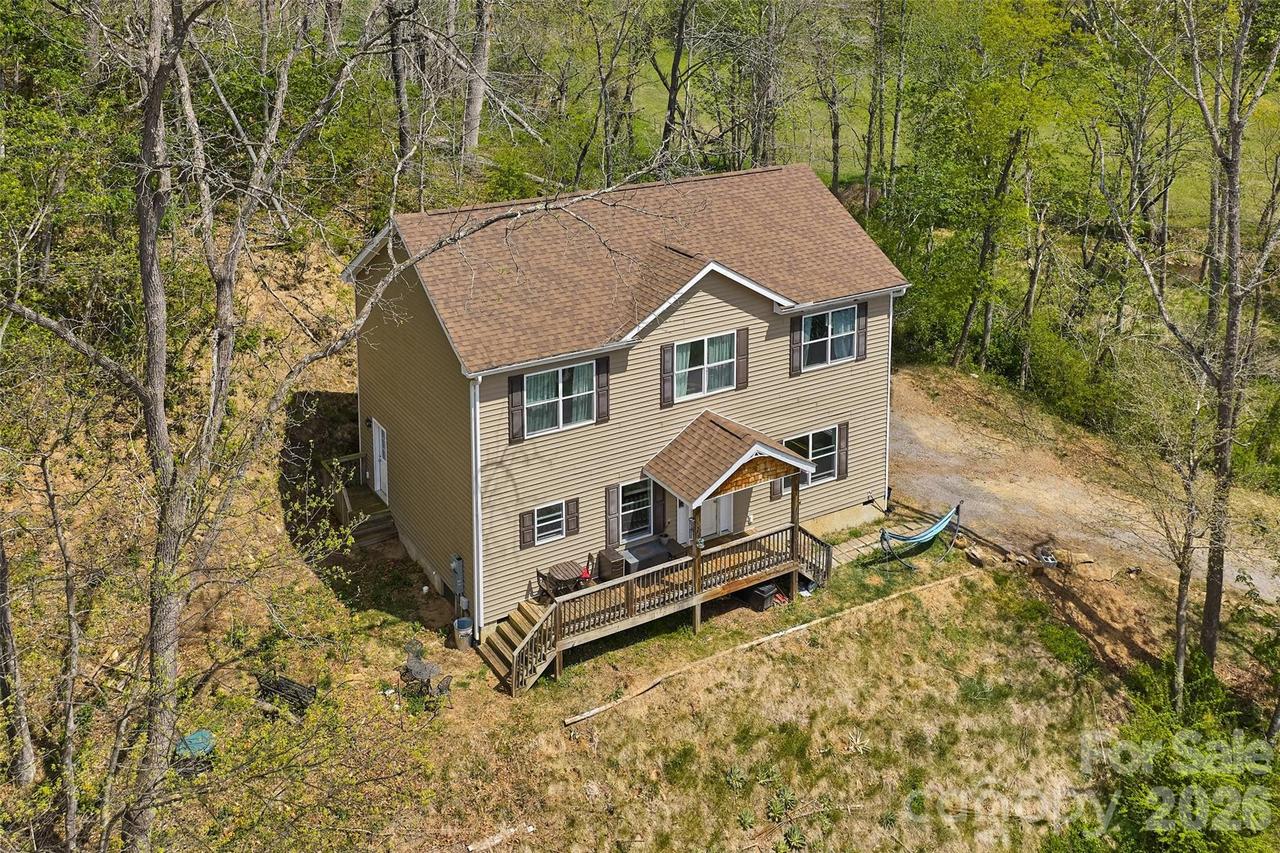 26 Brigman Rd., Weaverville, NC 28787