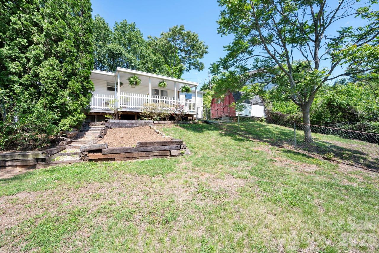 66 Green Oak Rd., Asheville, NC 28804