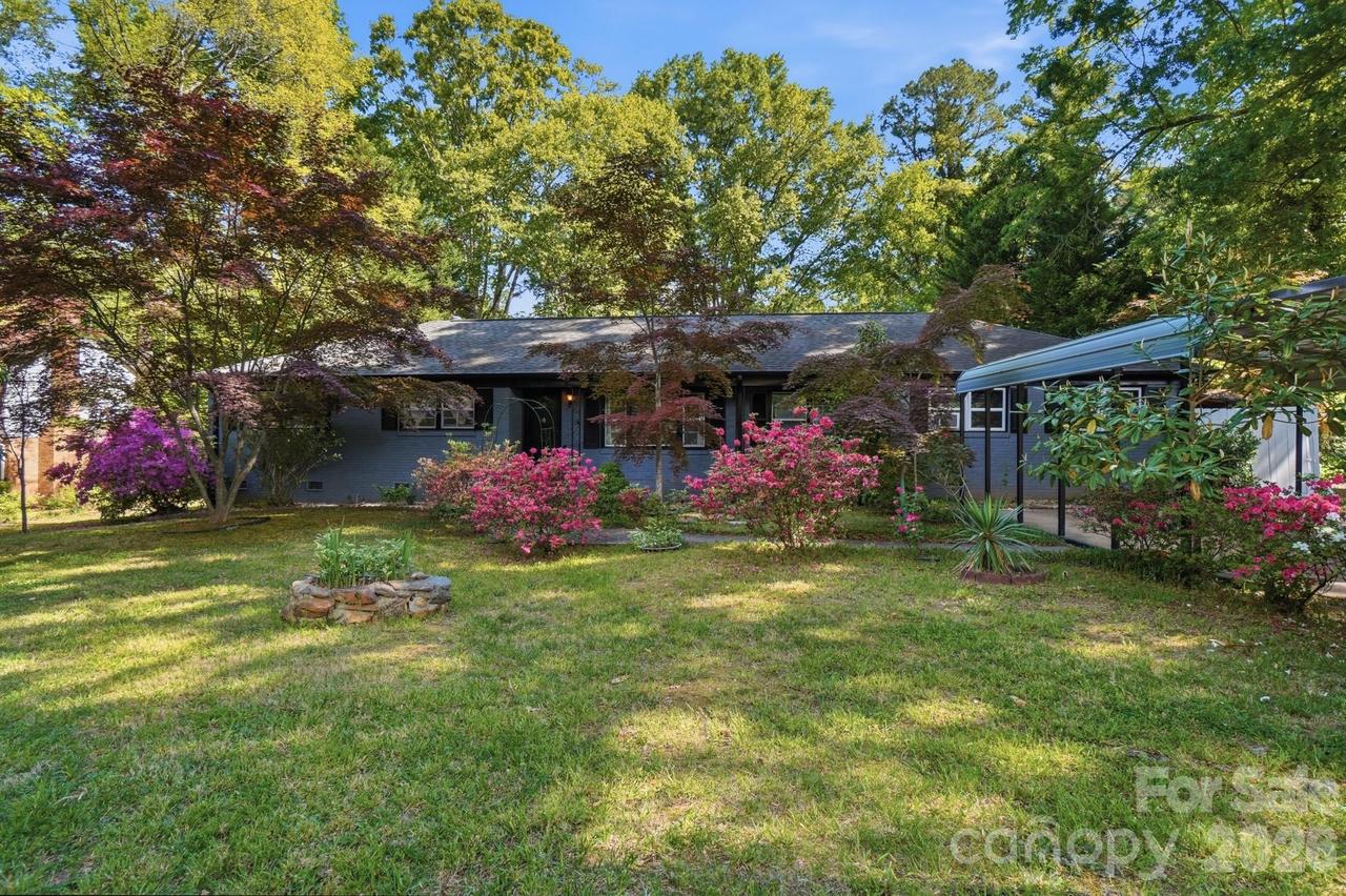 4701 Easthaven Dr., Charlotte, NC 28212