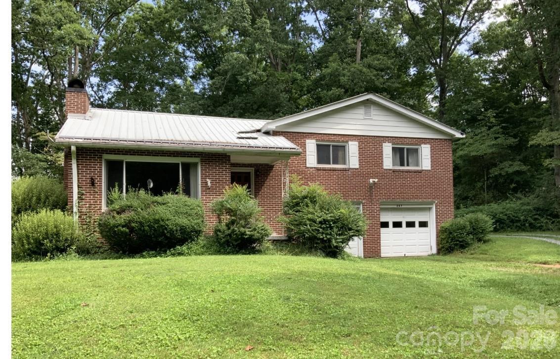 207 Ewbank Rd., Etowah, NC 28729