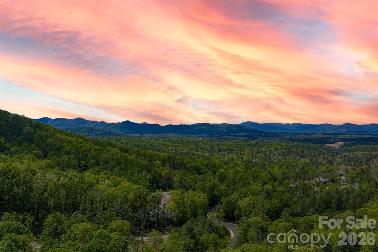 693 Tea House Dr. #905, Asheville, NC 28803