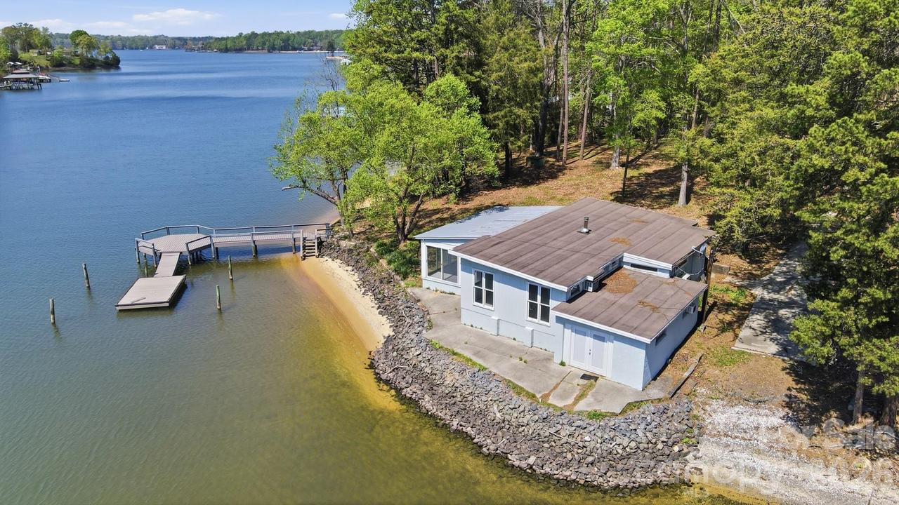 15609 Chatfield Dr., Charlotte, NC 28278