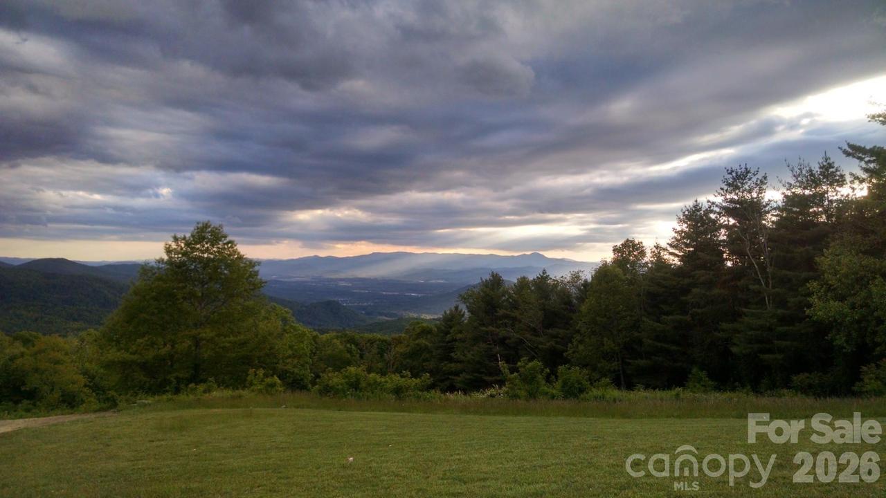 377 Grand Highland Dr. #26, Hendersonville, NC 28792