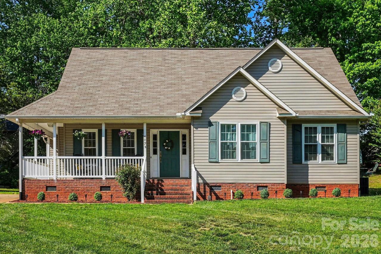 409 Chinaberry Dr., China Grove, NC 28023