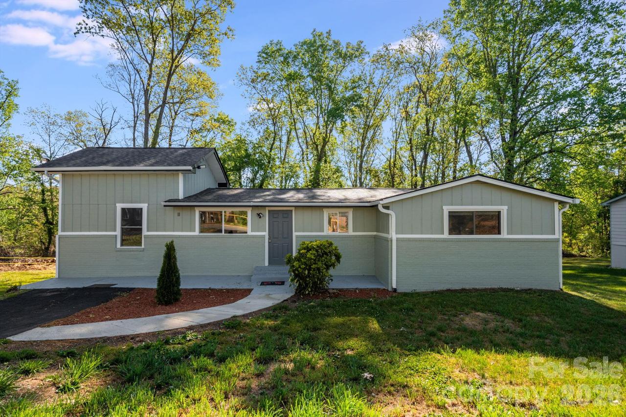 21 Oak Hill Dr., Asheville, NC 28806