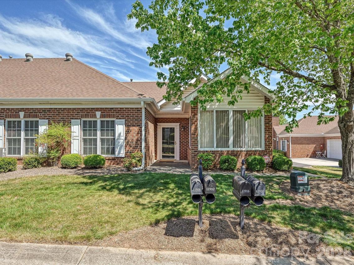 8655 Windsor Ridge Dr., Charlotte, NC 28277