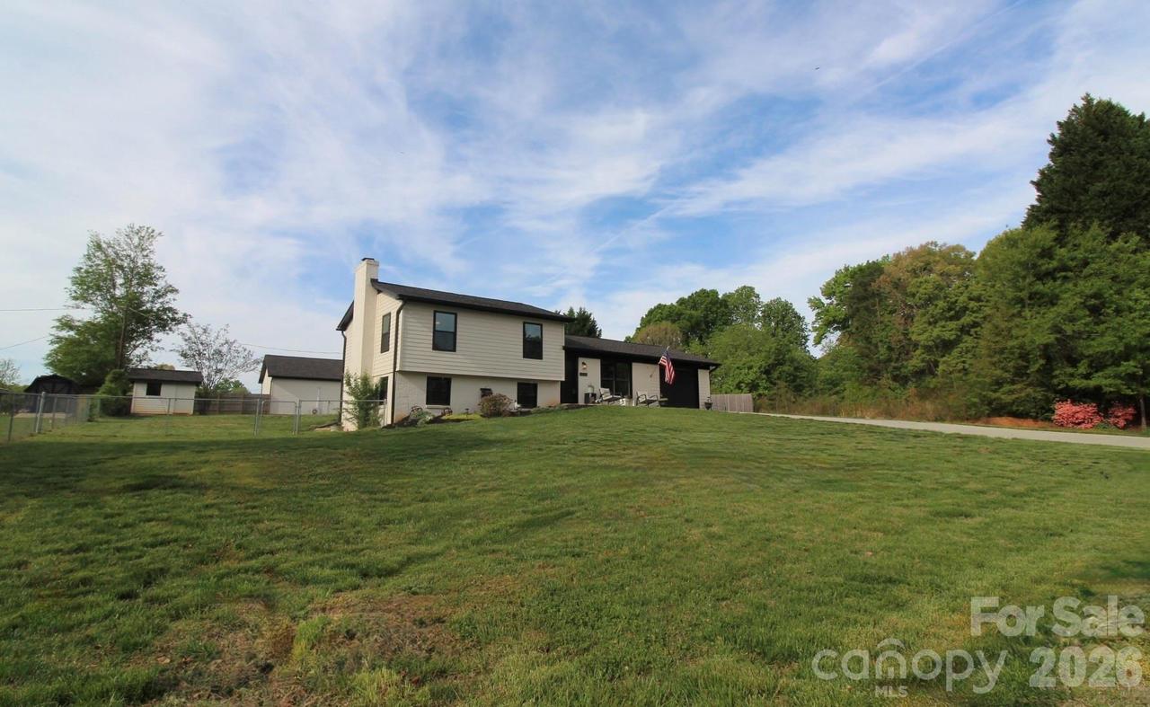 2555 Belshire Dr., Conover, NC 28613