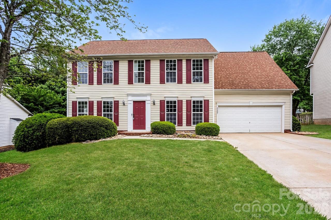 13407 Edgetree Dr., Pineville, NC 28134