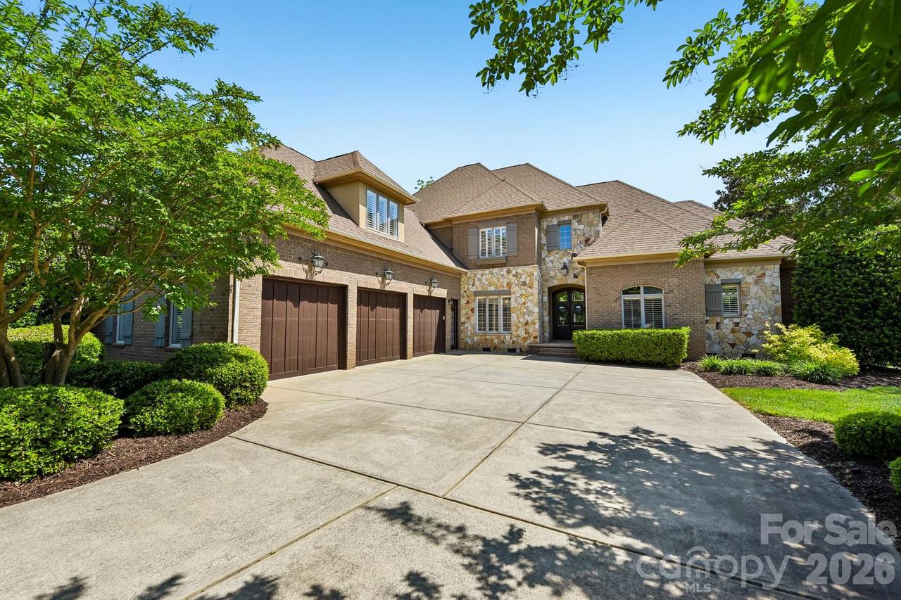 209 Glenmoor Dr., Waxhaw, NC 28173