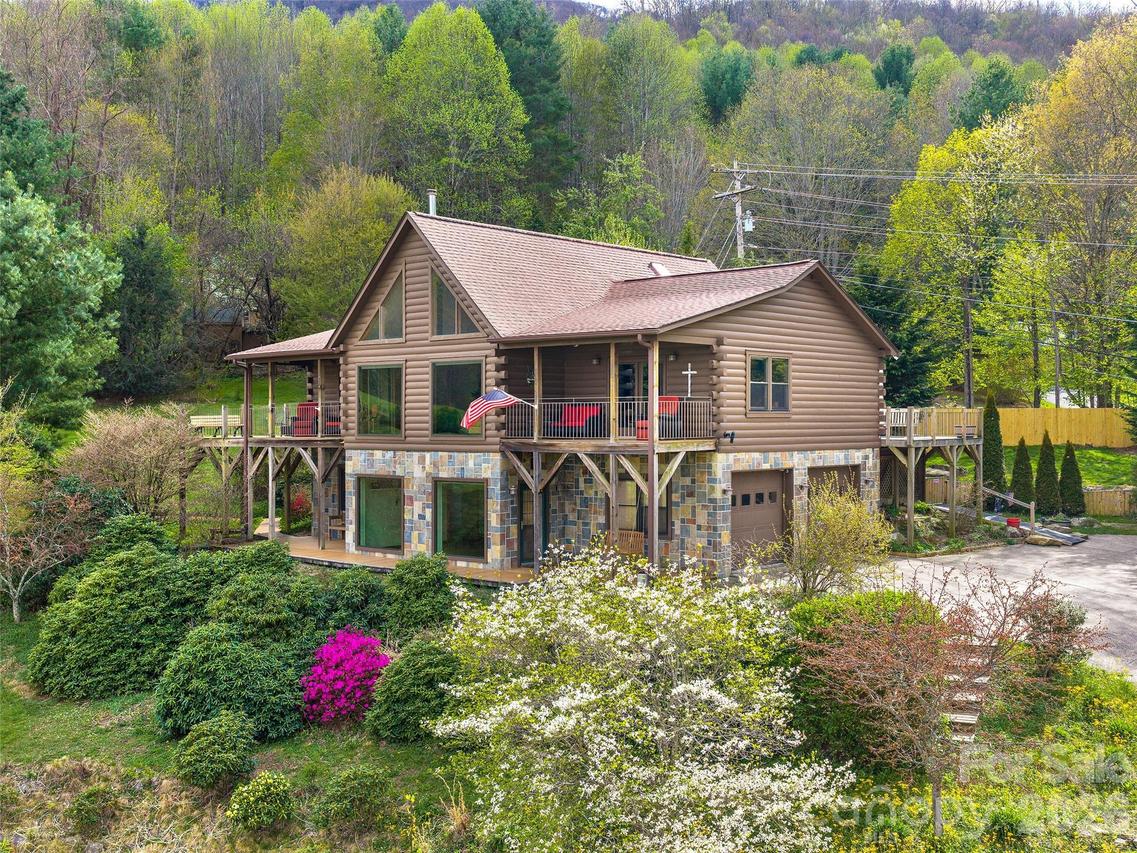 213 Rice Dr., Waynesville, NC 28785