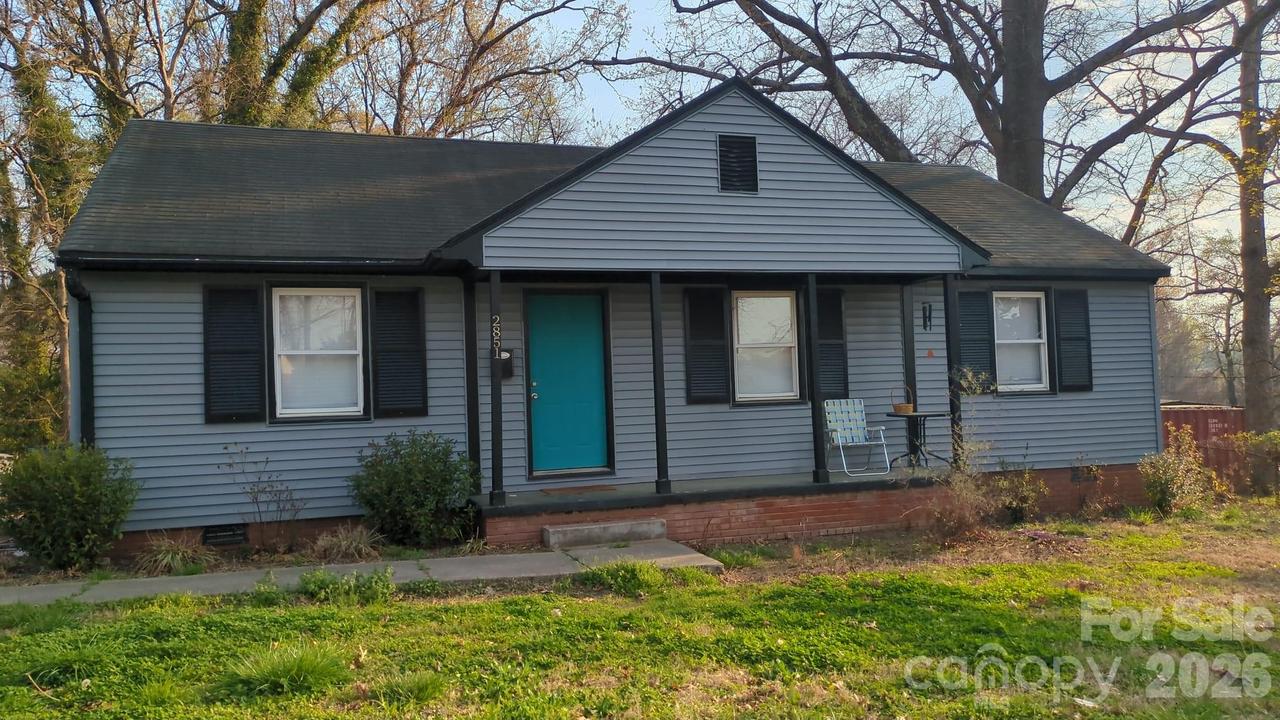 2851 Burbank Dr., Charlotte, NC 28216