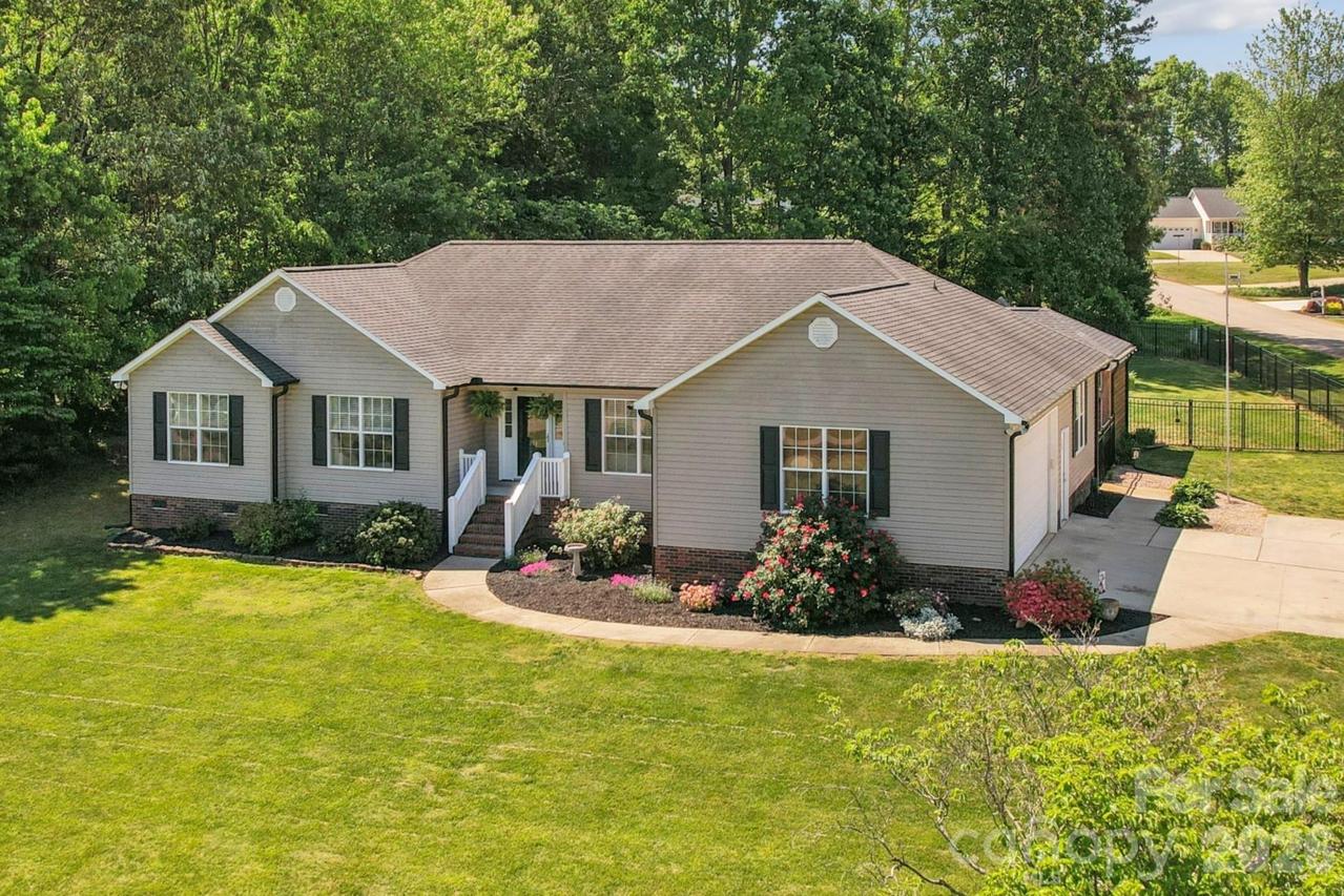 311 Random Dr., Salisbury, NC 28147