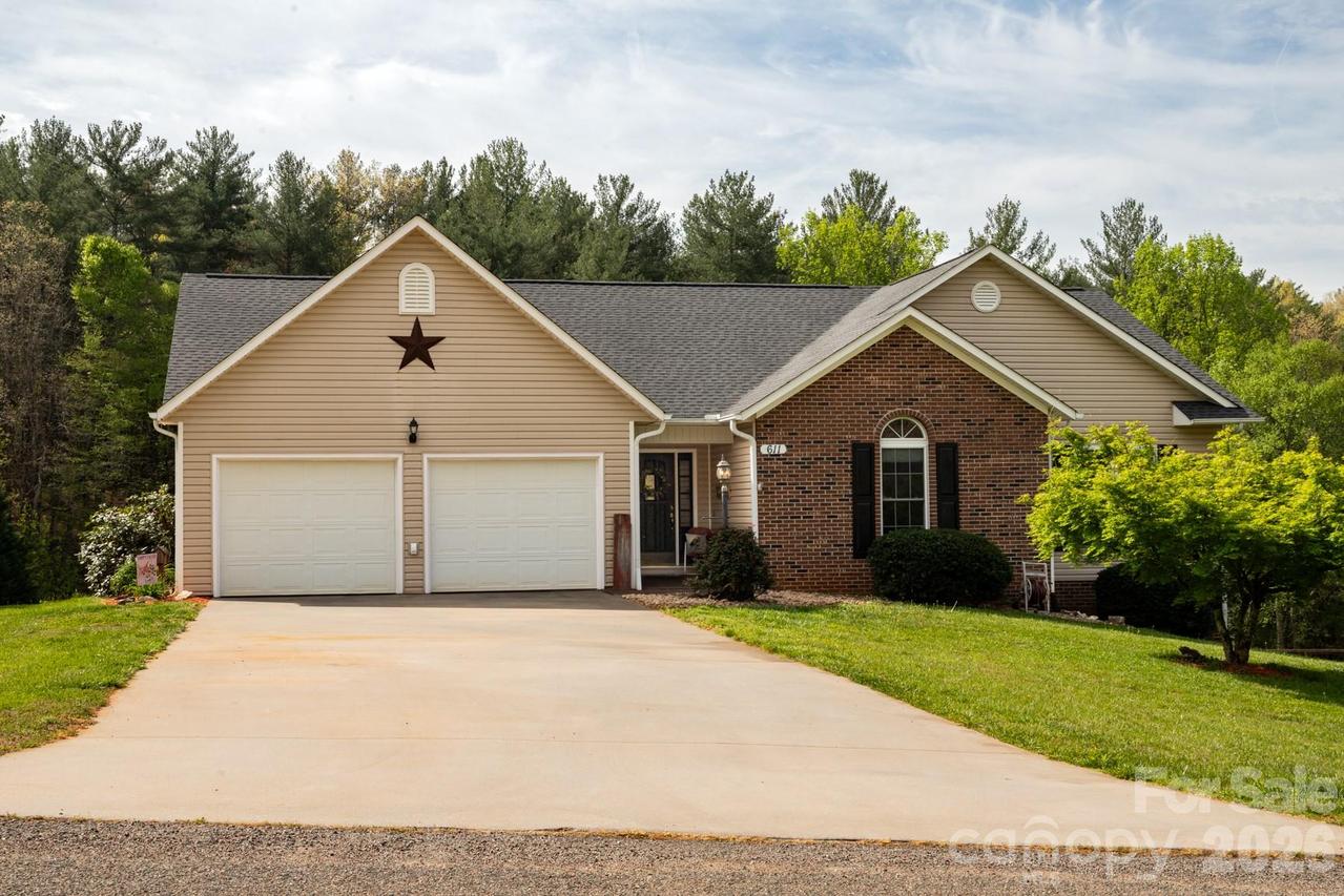611 Briar Creek Dr. #36, North Wilkesboro, NC 28659